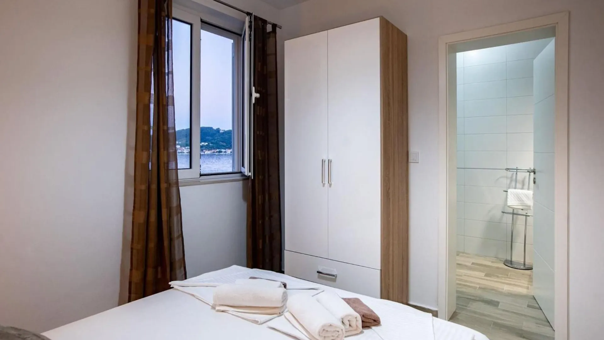 Botel Villa Gulli - Apartment Gold With Private Beach Supetarska Draga Croatia